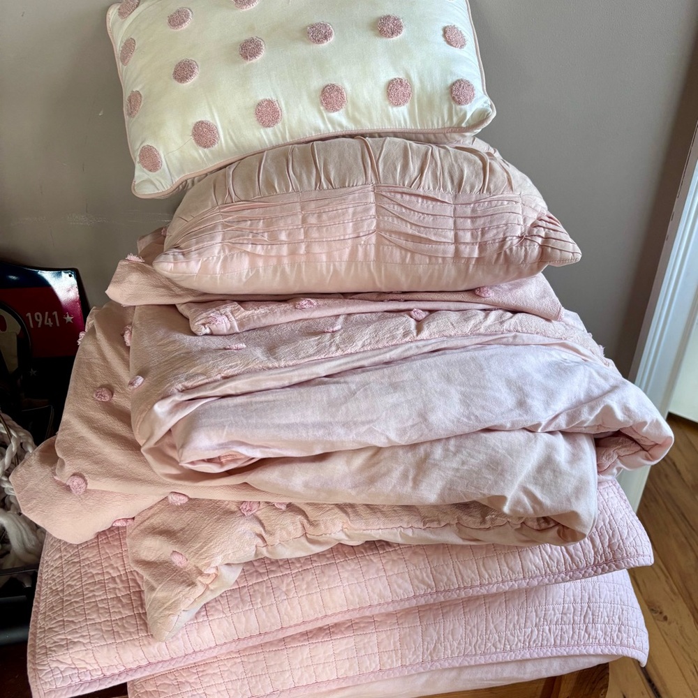 Kay Soft Pink Home Bedding Set - Dusty Pink Comforter and Pillow Covers